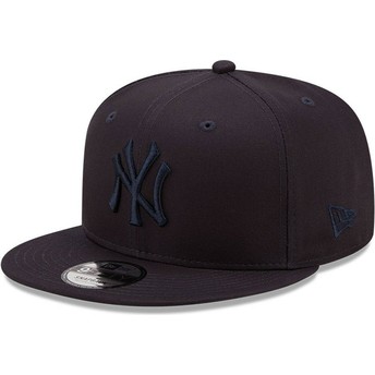 New Era Flat Brim Navy Blue Logo 9FIFTY League Essential New York Yankees MLB Navy Blue Snapback Cap